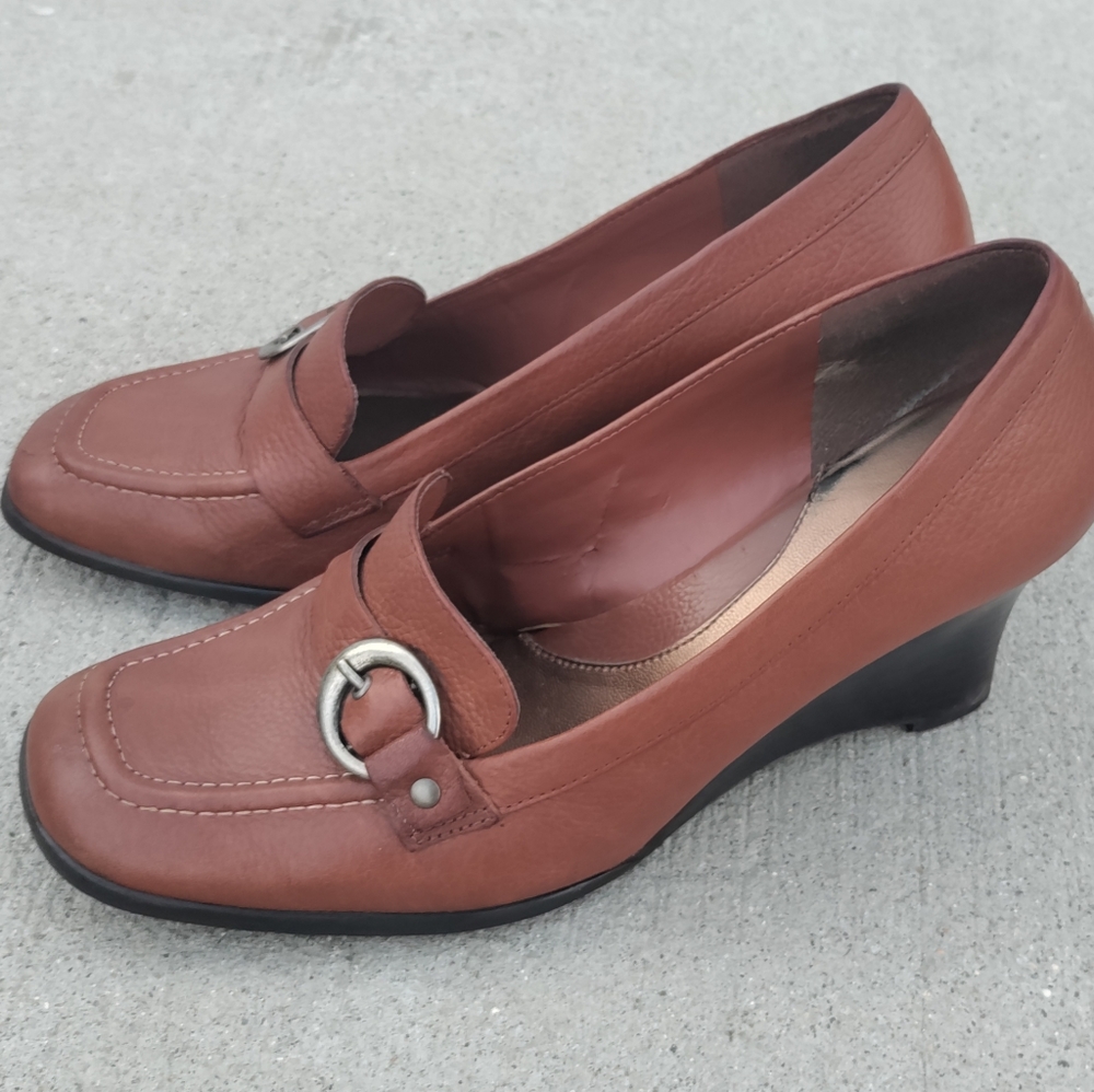 Michelle D | Brown Wedge Leather Loafers Size 8.5